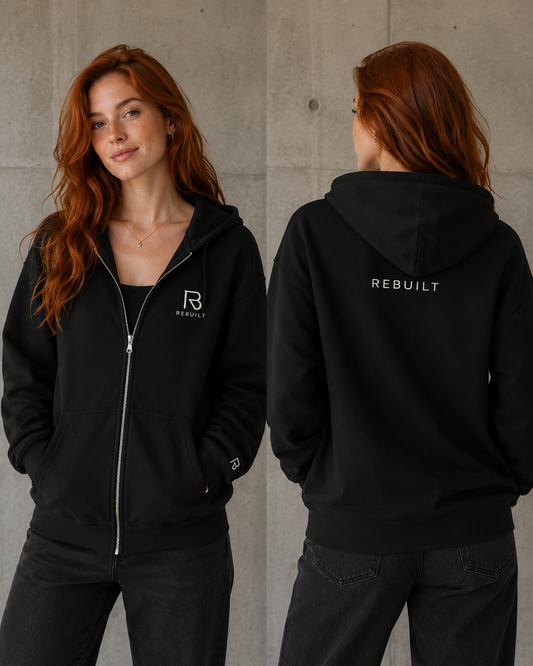 ESSENTIAL ZIP HOODIE
